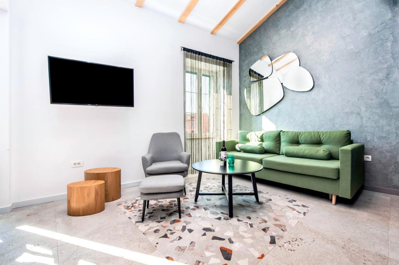 City Comfort Apartments Ровинь Экстерьер фото