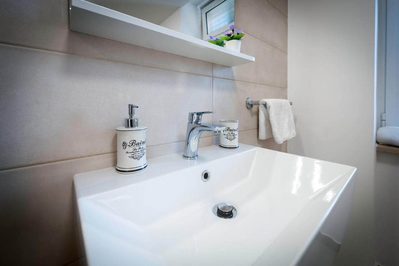City Comfort Apartments Ровинь Экстерьер фото